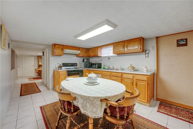 8 No Rose Street, East Providence, RI 02914