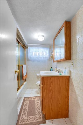 8 No Rose Street, East Providence, RI 02914