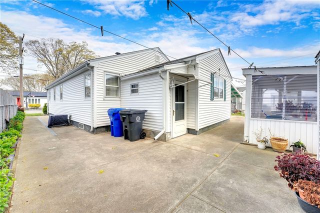 8 No Rose Street, East Providence, RI 02914