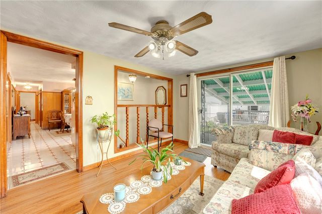 8 No Rose Street, East Providence, RI 02914