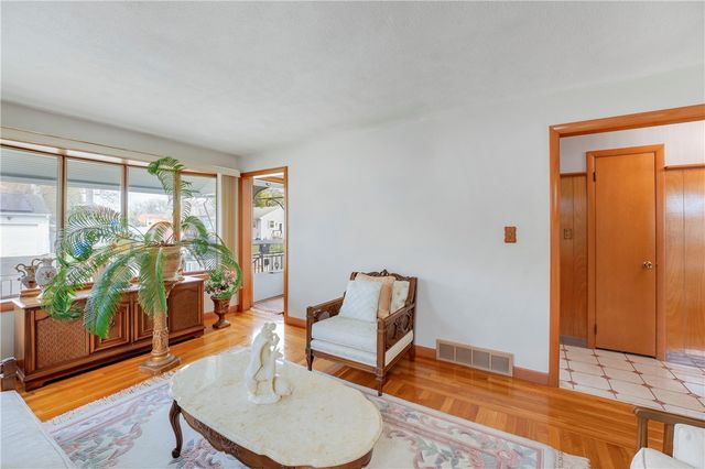 8 No Rose Street, East Providence, RI 02914