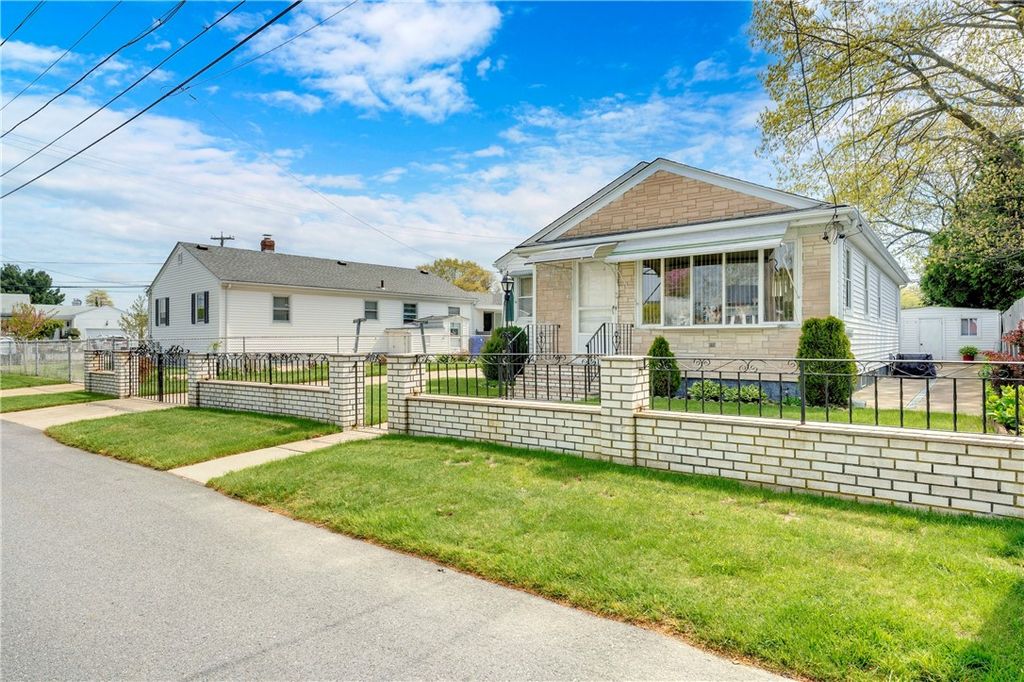 8 No Rose Street, East Providence, RI 02914