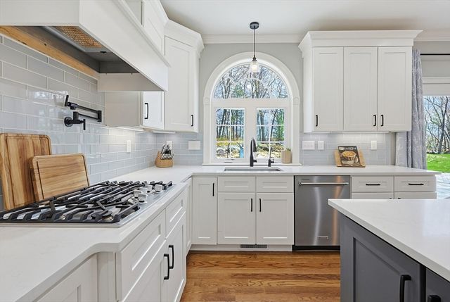 15 Ridge Rd, Wrentham, MA 02093