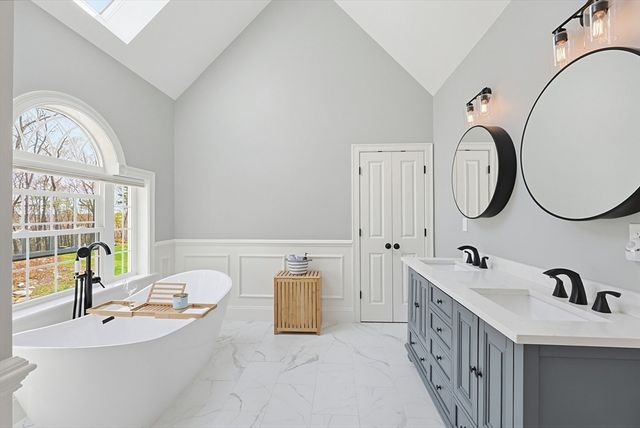 15 Ridge Rd, Wrentham, MA 02093