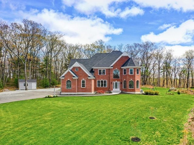 15 Ridge Rd, Wrentham, MA 02093