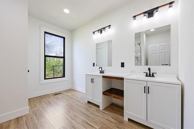 106 S Jeffreys Street, Pleasant Hill, MO 64080