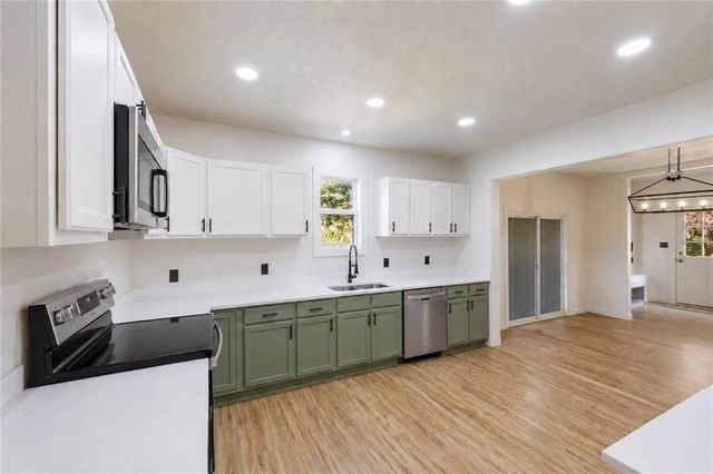 106 S Jeffreys Street, Pleasant Hill, MO 64080