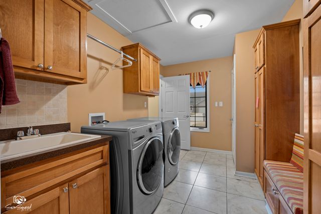 1212 Southcreek Drive, Manteno, IL 60950