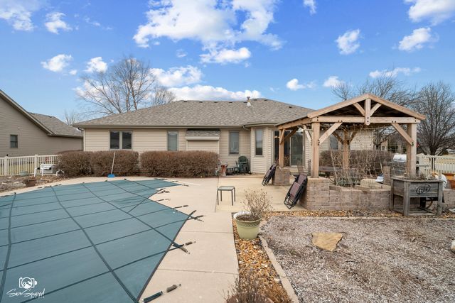 1212 Southcreek Drive, Manteno, IL 60950