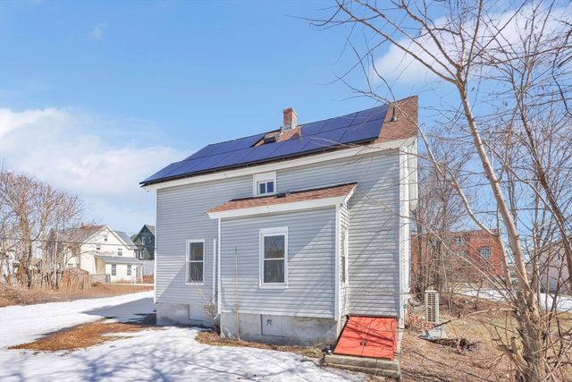 10 Hemlock Ct, Springfield, MA 01105