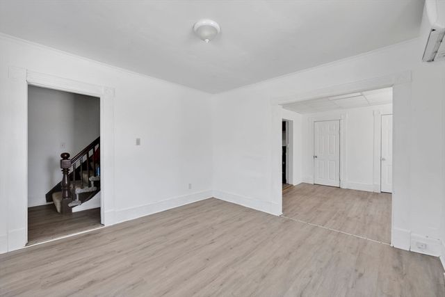 10 Hemlock Ct, Springfield, MA 01105