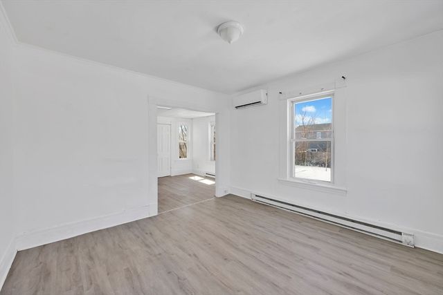 10 Hemlock Ct, Springfield, MA 01105