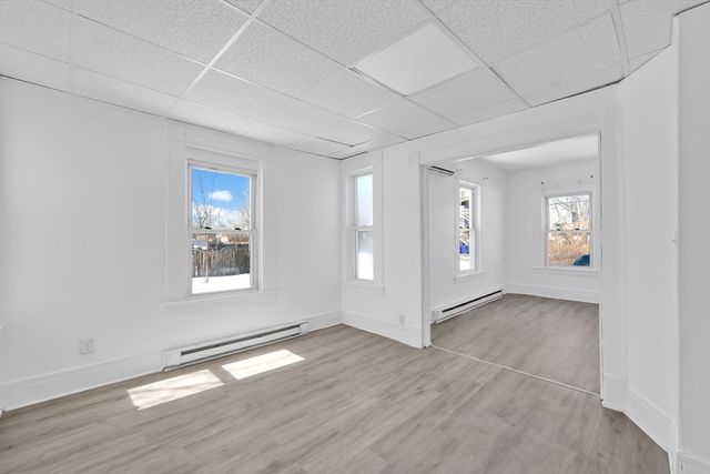 10 Hemlock Ct, Springfield, MA 01105