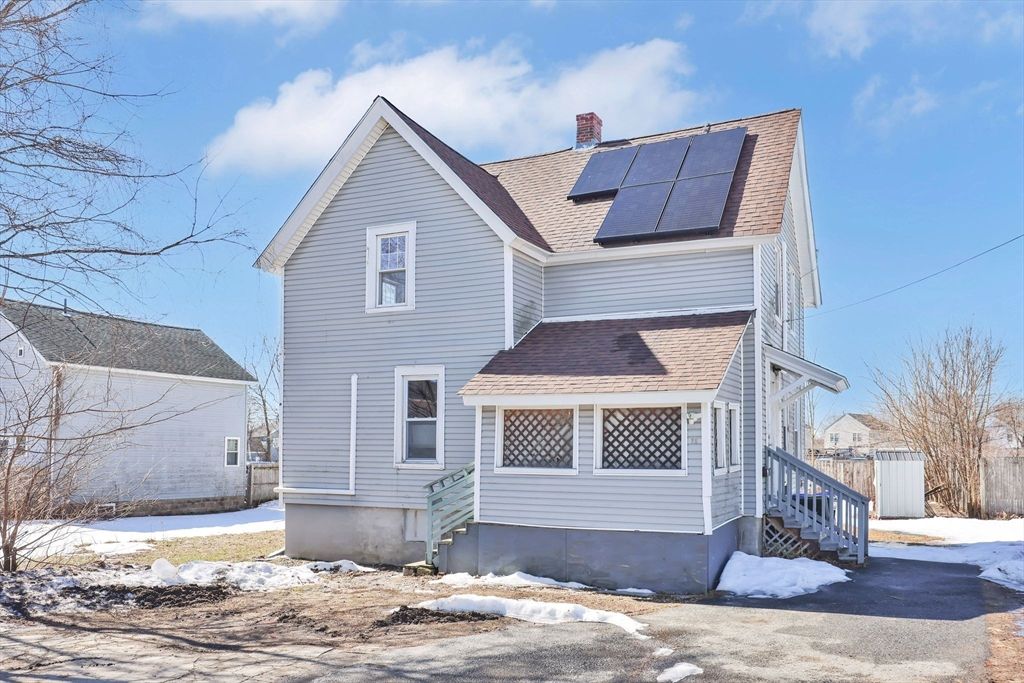 10 Hemlock Ct, Springfield, MA 01105