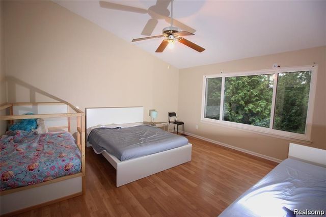 193 Saxon Court, Rochester Hills, MI 48307