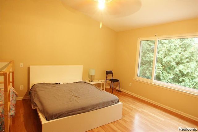 193 Saxon Court, Rochester Hills, MI 48307