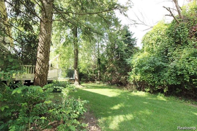193 Saxon Court, Rochester Hills, MI 48307