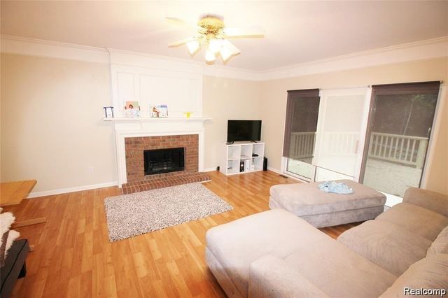 193 Saxon Court, Rochester Hills, MI 48307