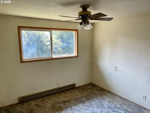 1680 W QUINALT St, Springfield, OR 97477