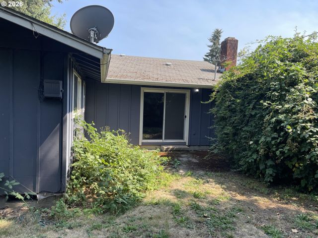 1680 W QUINALT St, Springfield, OR 97477