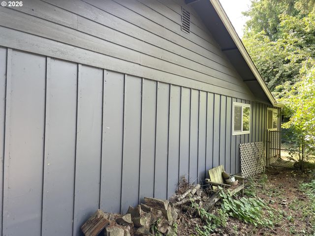 1680 W QUINALT St, Springfield, OR 97477