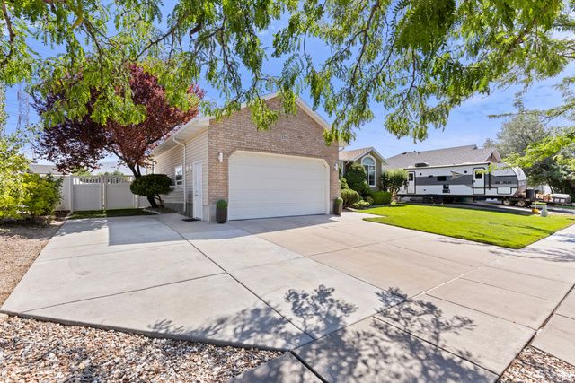 1295 BRIDGEVIEW DR, Layton, UT 84041