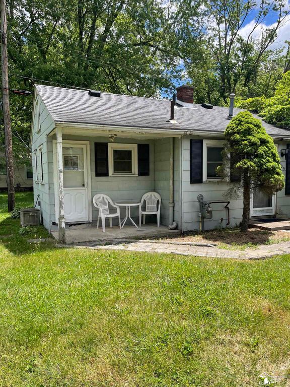 809 Pipis Drive, Frenchtown Twp, MI 48162