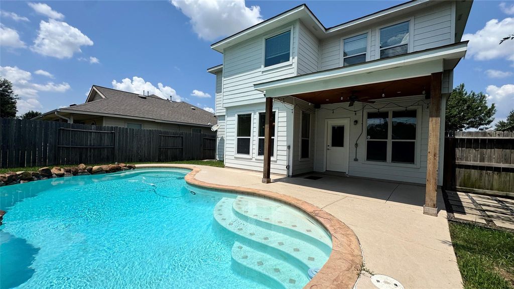 11011 Northam Drive, Tomball, TX 77375