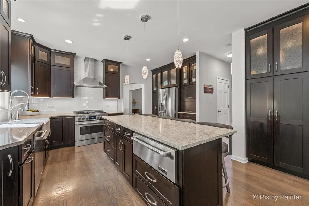 1317 Darien Club Drive, Darien, IL 60561 — photo 2