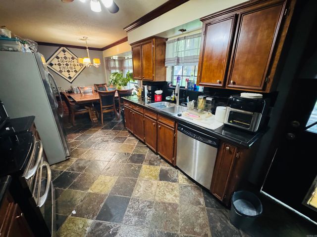 8 Coyote Drive, Conway, AR 72032