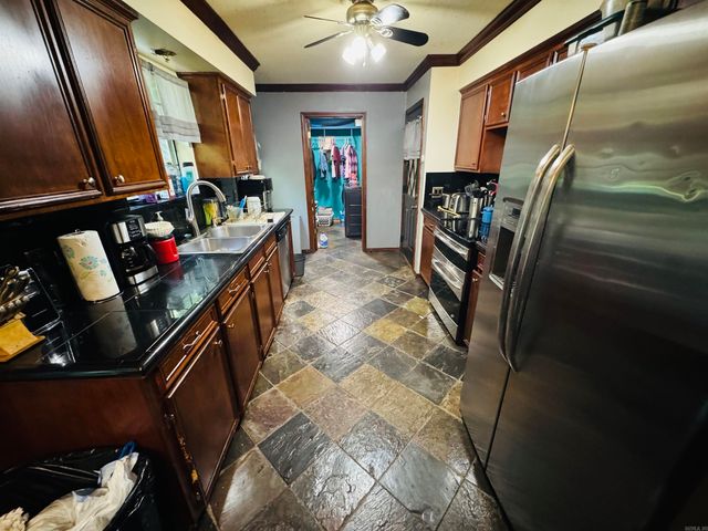 8 Coyote Drive, Conway, AR 72032