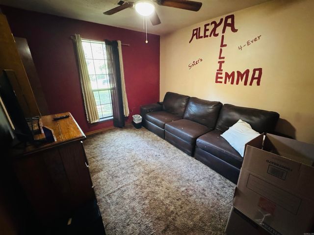 8 Coyote Drive, Conway, AR 72032