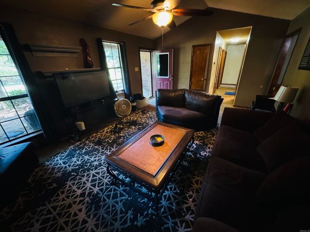8 Coyote Drive, Conway, AR 72032