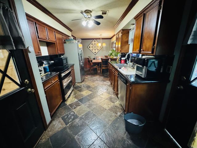 8 Coyote Drive, Conway, AR 72032