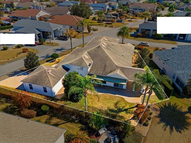 352 MEANDERING WAY, Polk City, FL 33868