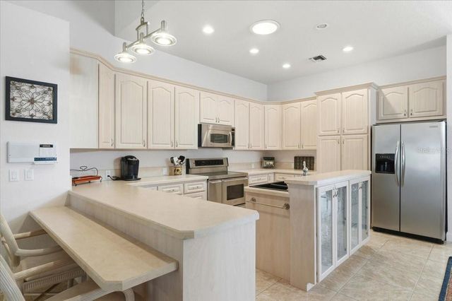 352 MEANDERING WAY, Polk City, FL 33868