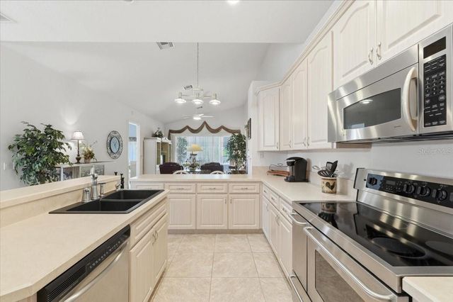 352 MEANDERING WAY, Polk City, FL 33868