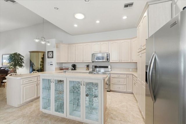 352 MEANDERING WAY, Polk City, FL 33868