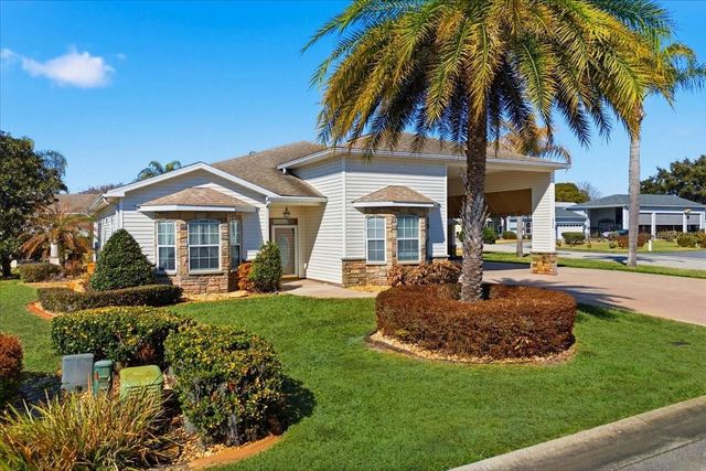 352 MEANDERING WAY, Polk City, FL 33868