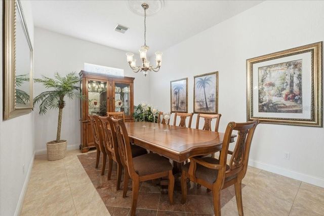 352 MEANDERING WAY, Polk City, FL 33868