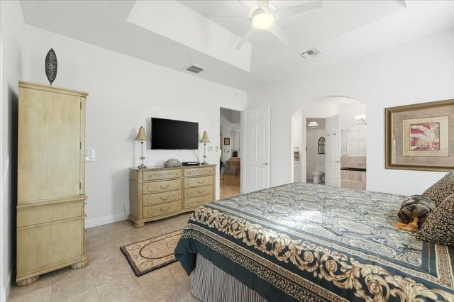 352 MEANDERING WAY, Polk City, FL 33868