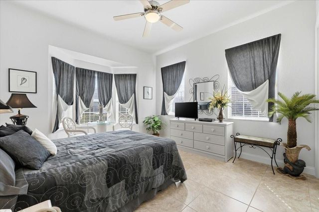 352 MEANDERING WAY, Polk City, FL 33868