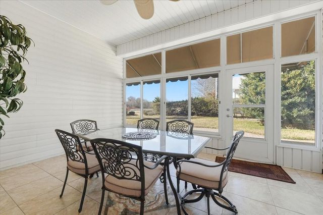 352 MEANDERING WAY, Polk City, FL 33868