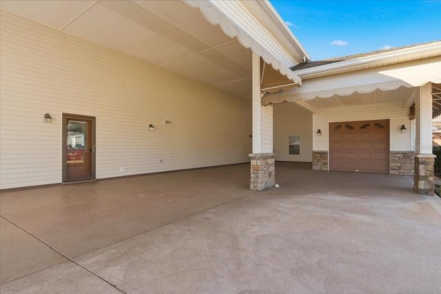 352 MEANDERING WAY, Polk City, FL 33868