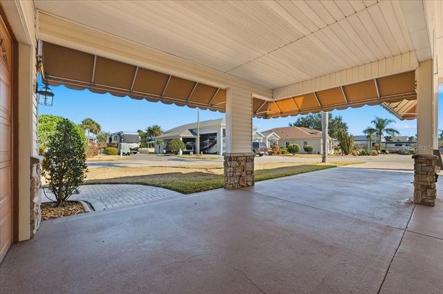 352 MEANDERING WAY, Polk City, FL 33868