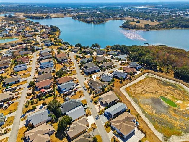 352 MEANDERING WAY, Polk City, FL 33868