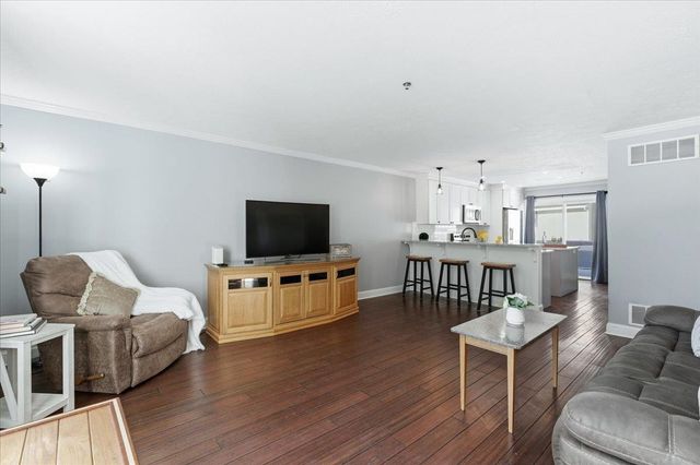 15 Shoal Creek Road, Hudson, NH 03051