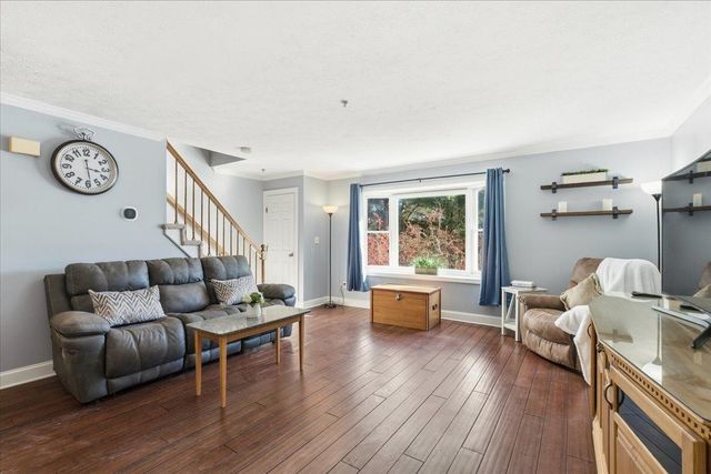 15 Shoal Creek Road, Hudson, NH 03051