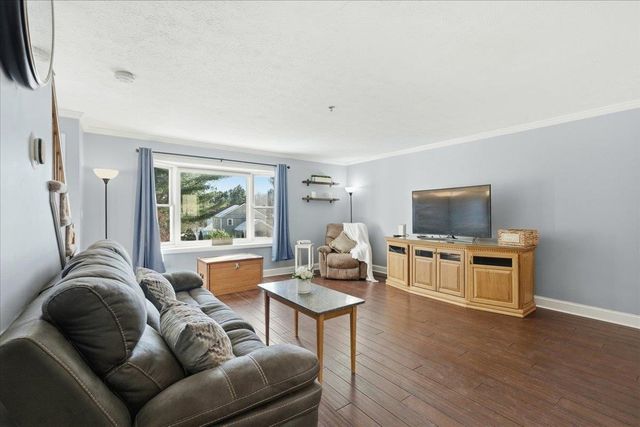 15 Shoal Creek Road, Hudson, NH 03051