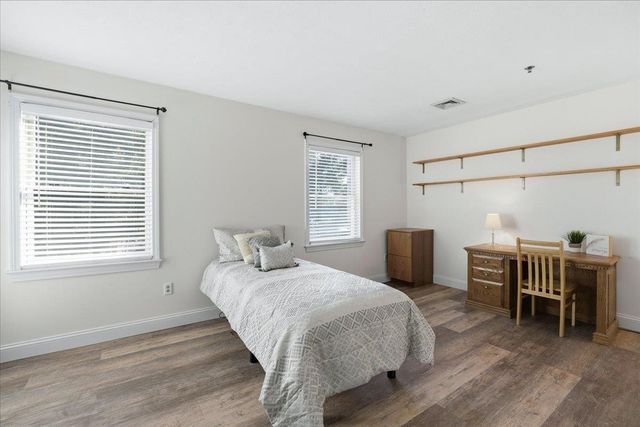 15 Shoal Creek Road, Hudson, NH 03051